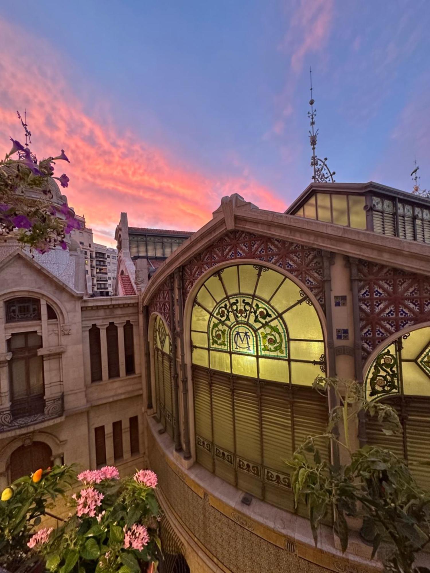 Mirador 1 Del Mercado Central - Habitacion Con Bano Privado En El Centro De La Ciudad Vella Valencia Buitenkant foto
