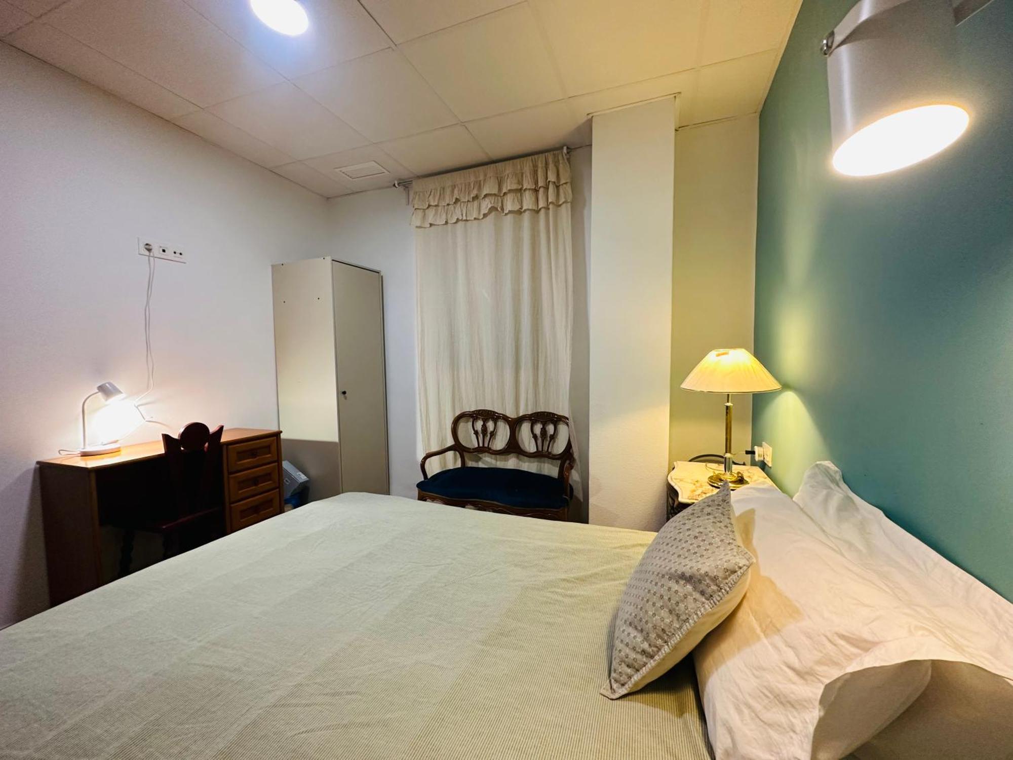 Mirador 1 Del Mercado Central - Habitacion Con Bano Privado En El Centro De La Ciudad Vella Valencia Buitenkant foto